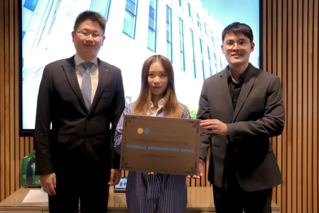 成立現(xiàn)場(chǎng) 成立現(xiàn)場(chǎng)