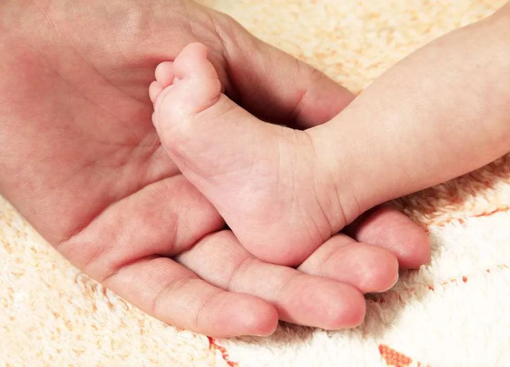 試管嬰兒與自然懷孕有區別嗎？胚胎移植和自然受孕區別