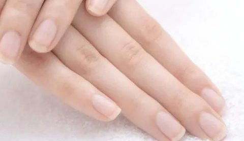 指甲一般而言什么季節長得快？影響指甲生長的因素有哪些