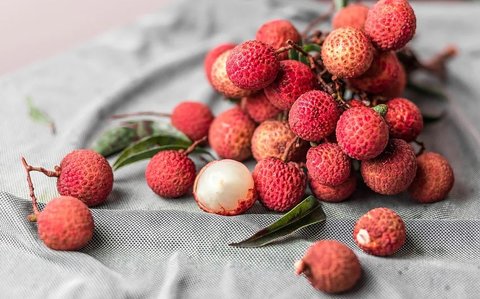 哺乳期可以吃荔枝嗎？哺乳期吃荔枝對寶寶有影響嗎？