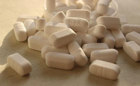 鈣片什么時候吃最好？鈣片的正確服用方法和時間