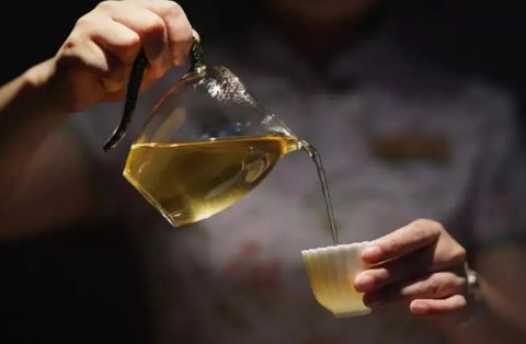 隔夜茶到底能不能喝？隔夜茶的禁忌和副作用