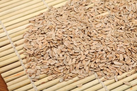 香瓜的籽可以吃嗎有毒嗎？香瓜籽功效和作用禁忌