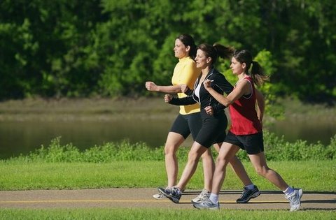 快走和慢跑哪個效果好？快走和慢跑的減肥效果區別