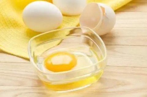 雞蛋清和雞蛋黃哪個營養價值高？雞蛋清和雞蛋黃的營養區別