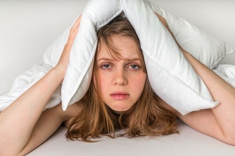 失眠為什么建議把腳露外面？睡覺(jué)把腳放外面的好處