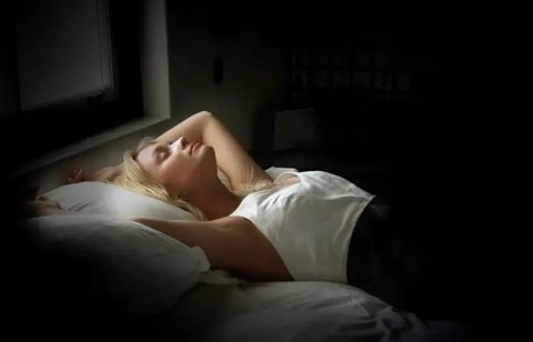 經常做夢和很少做夢誰睡眠質量好？做夢的睡眠質量是好是壞？